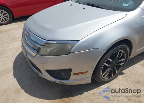 2010 Ford Fusion Se z USA, uszkodzony, nr VIN 3FAHP0HA8AR142051